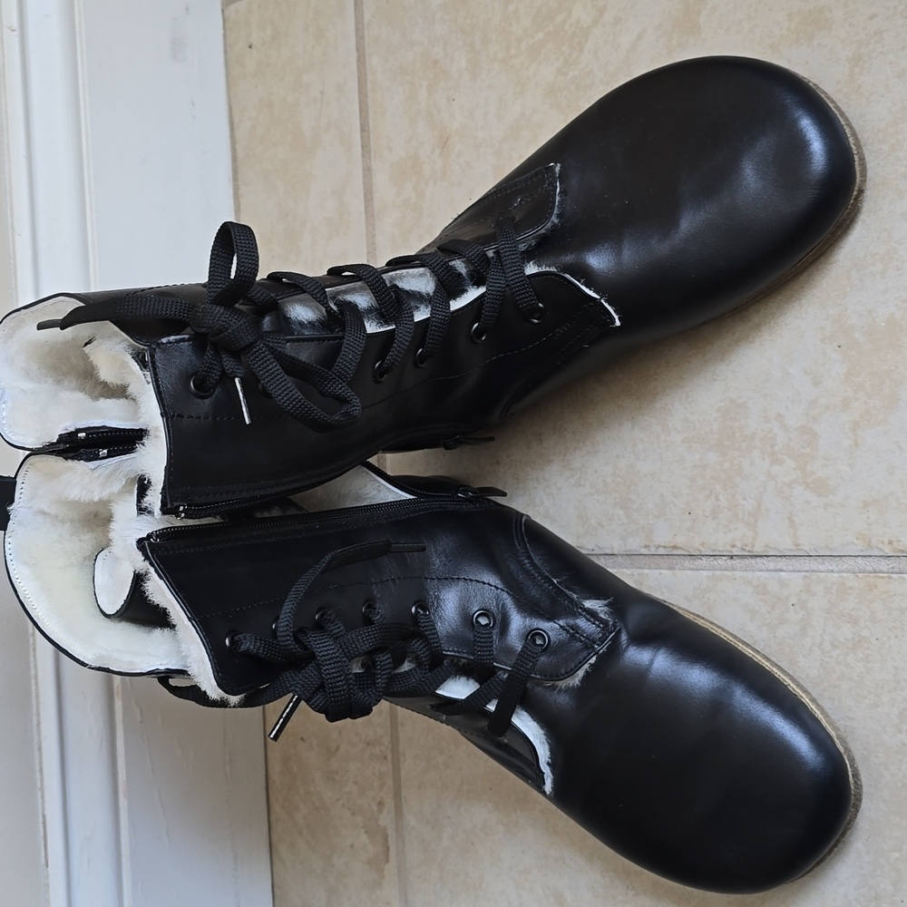 NWOB Aintap Leather/Shearling Lace-up Boot - Picture 6 of 12